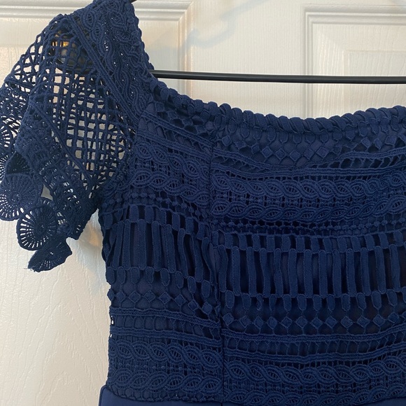 Francescas Off Shoulder Dress - Picture 3 of 3